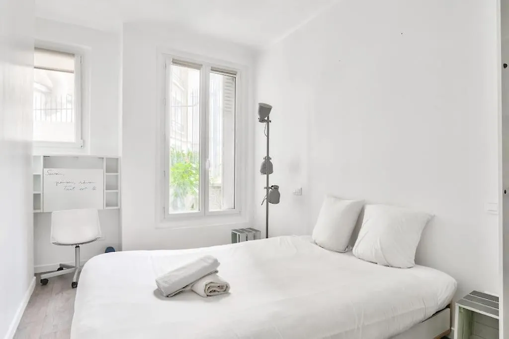Flat 2min From Porte De Vanves Metro Station