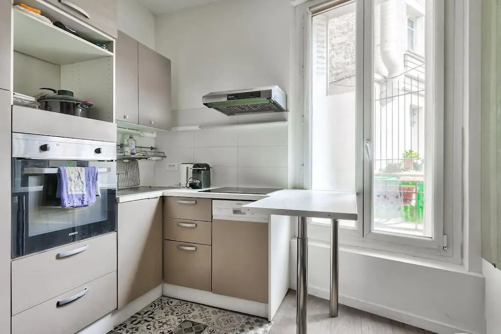 Flat 2min From Porte De Vanves Metro Station