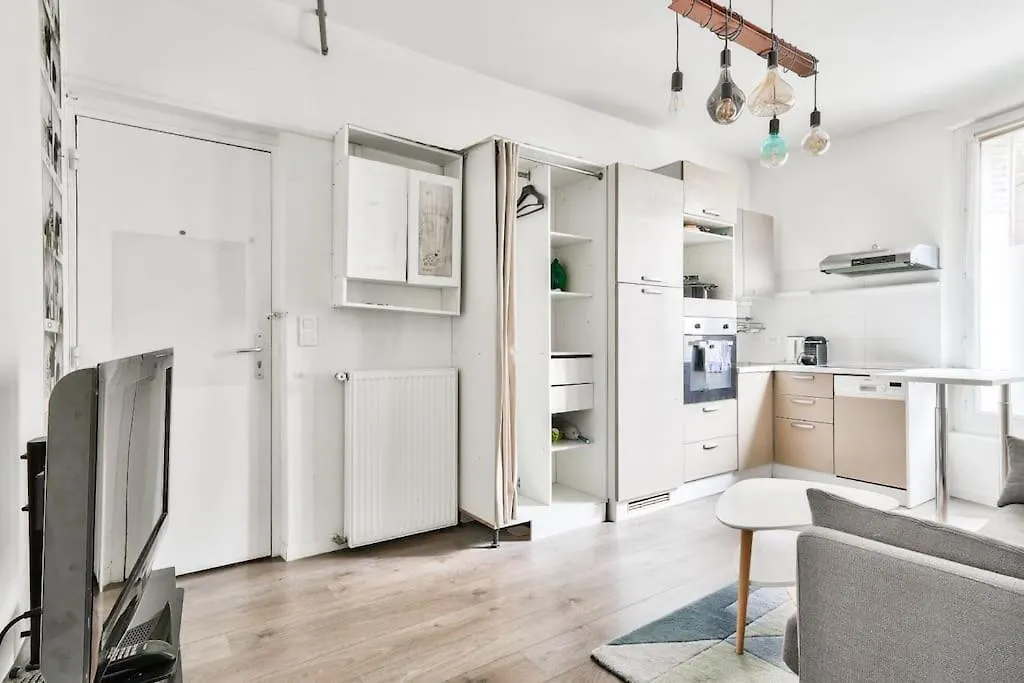 Flat 2min From Porte De Vanves Metro Station *